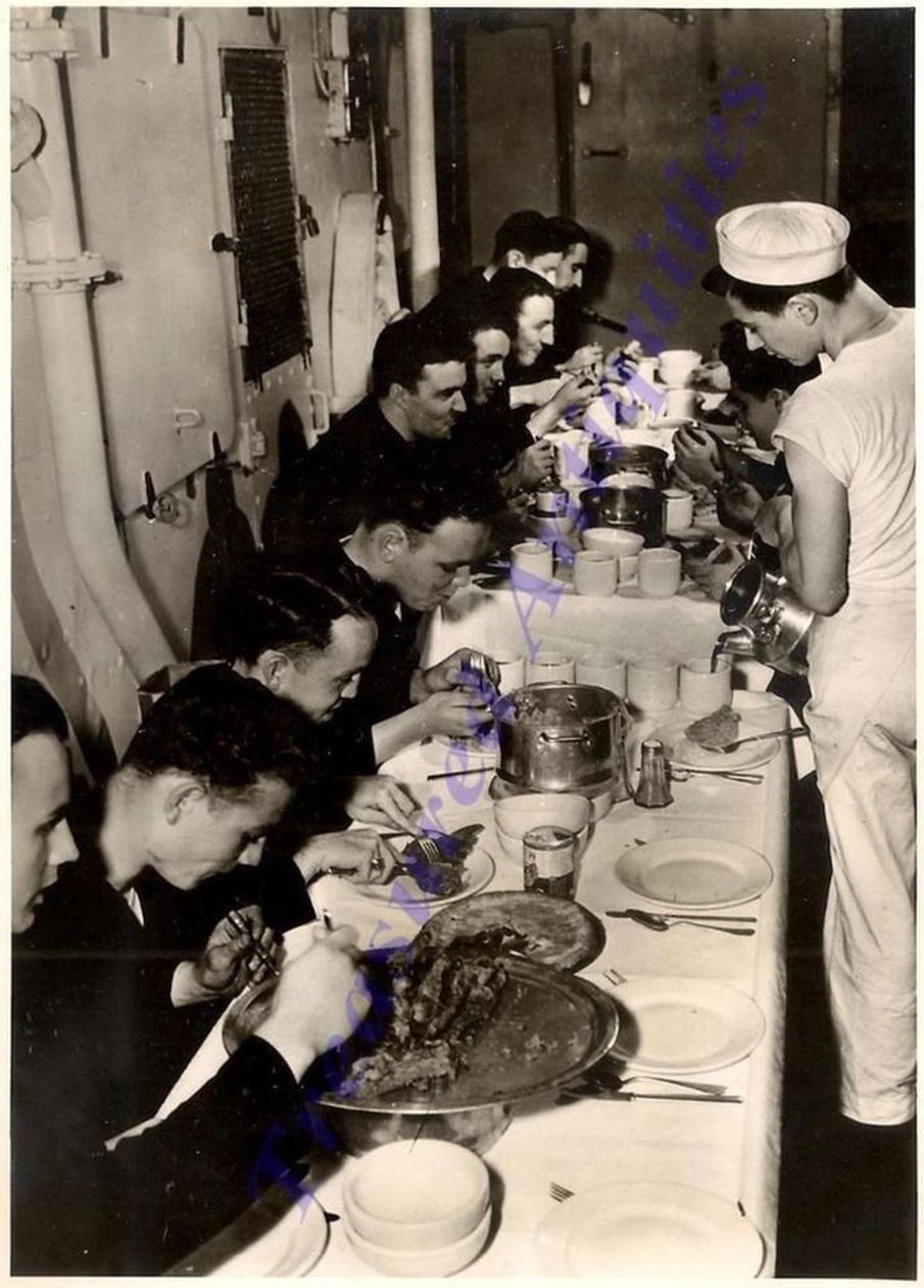 http://www.thepirateslair.com/images/antique-navy-dinnerware/wwii-uss-newyork-enlisted-mess-whiteplatescupsbowls.jpg