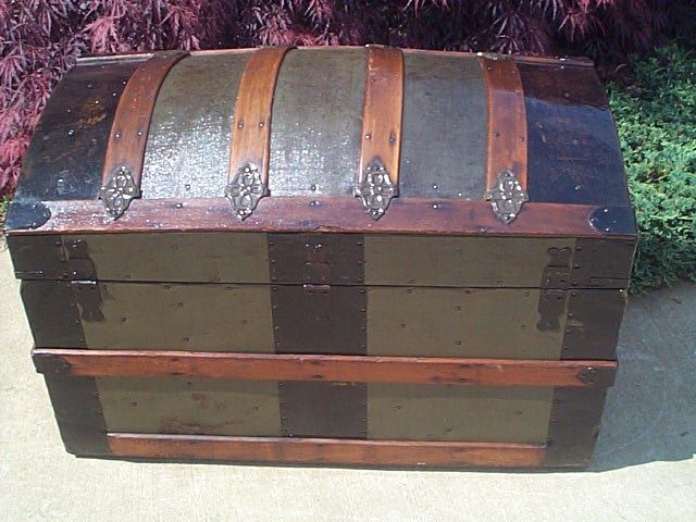 Antique Trunk #231