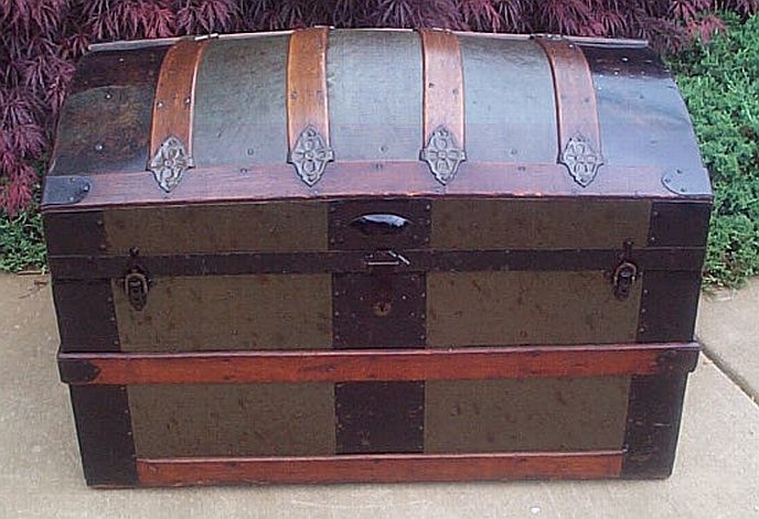 Antique Trunk #231