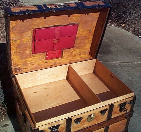 Antique Trunk #2668