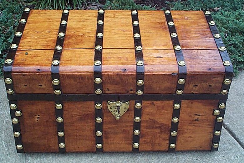 Antique Trunk Jenny Lind is Flat Top or Dome Top with a Shadow Box and Steamer  Trunks Make the perfect military retirement gifts for military promotions,  enlisted or officer