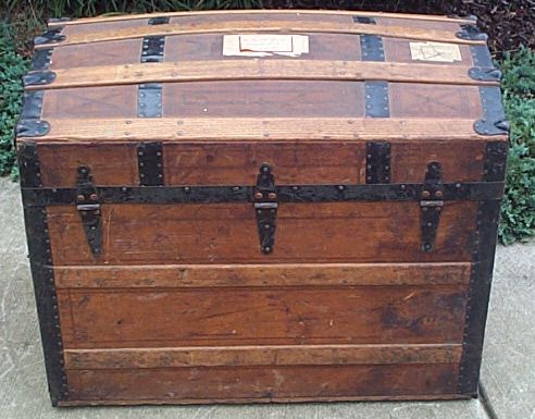 Canora Grey Bromleigh Manufactured Wood Vintage Trunk