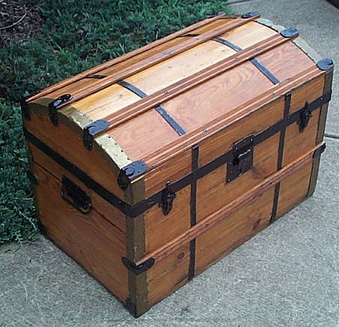 Antique Trunk #312