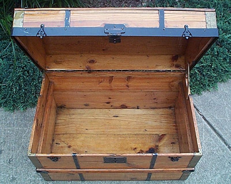 Antique Trunk #312