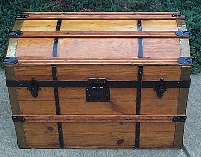 Antique Trunk #312