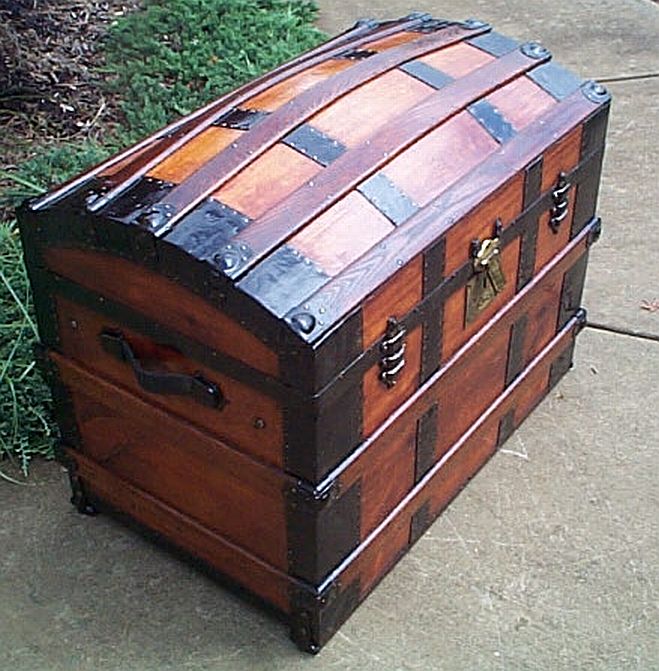 9059-99 Antique Steamer Trunk