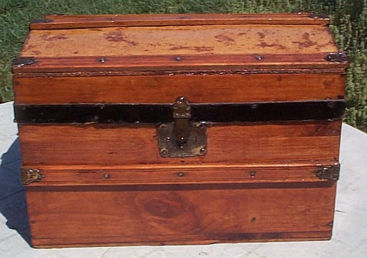 dome top antique trunk 322