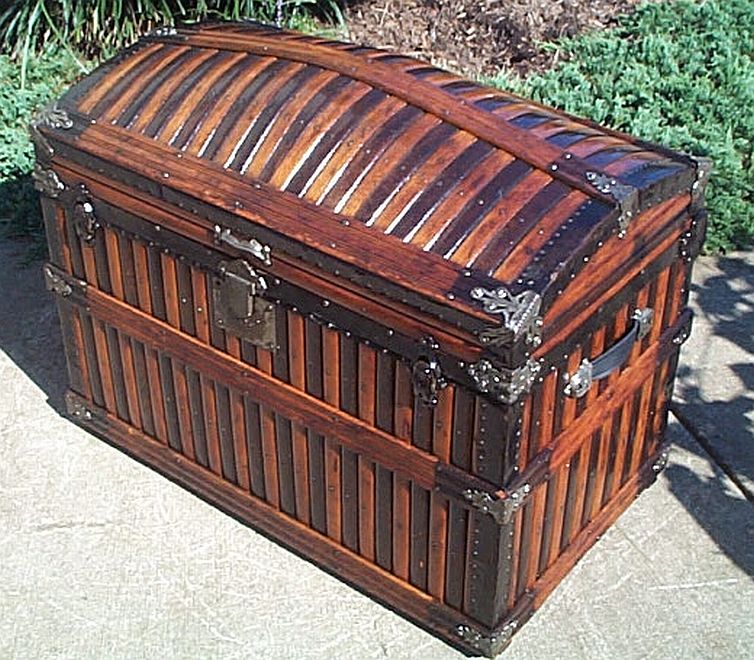  - 335-martin-maier-oak-wood-antique-trunk-3qtr2