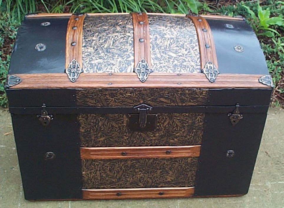 9059-99 Antique Steamer Trunk