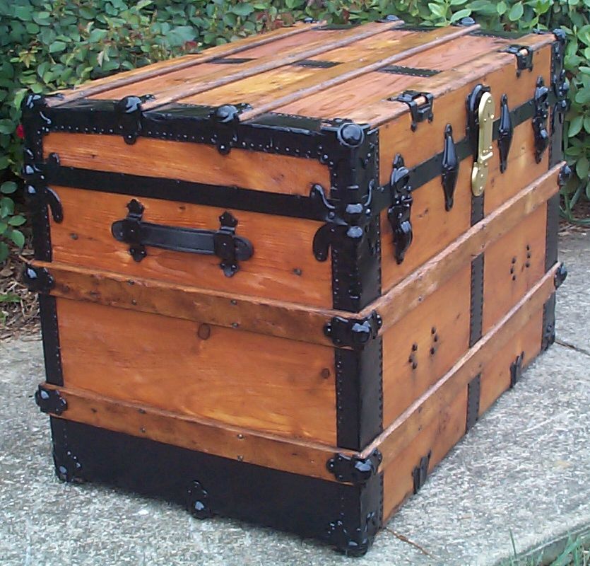752 Restored Antique Trunks For Sale Dome Tops Humpbacks Flat Tops