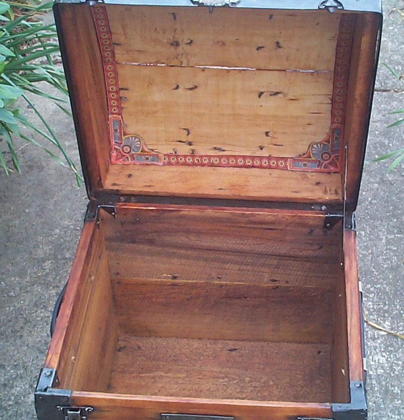 816 Restored Antique Trunks For Sale Dome Tops Humpbacks Flat Tops