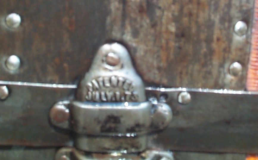 850 Restored Antique Trunks and Steamer Trunks For Sale Dome Tops Humpbacks Flat Tops and Roll