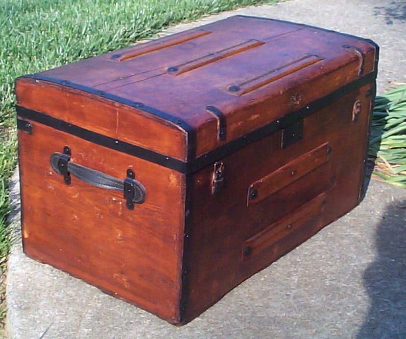 661 Restored Antique Trunks For Sale | Dome Tops Humpbacks Flat Tops and Roll Tops Available 540 ...