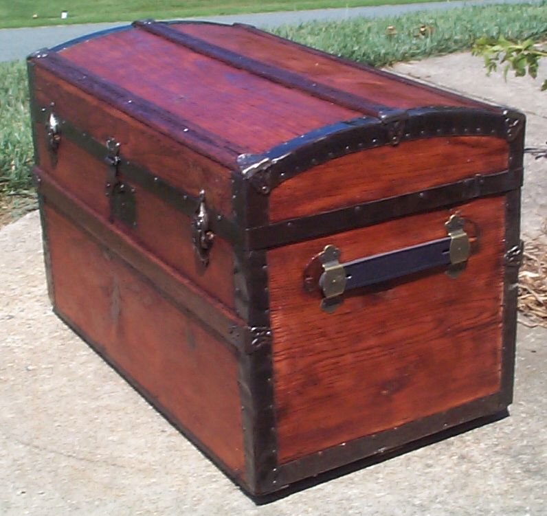 685 Restored Antique Trunks For Sale Dome Tops Humpbacks Flat Tops