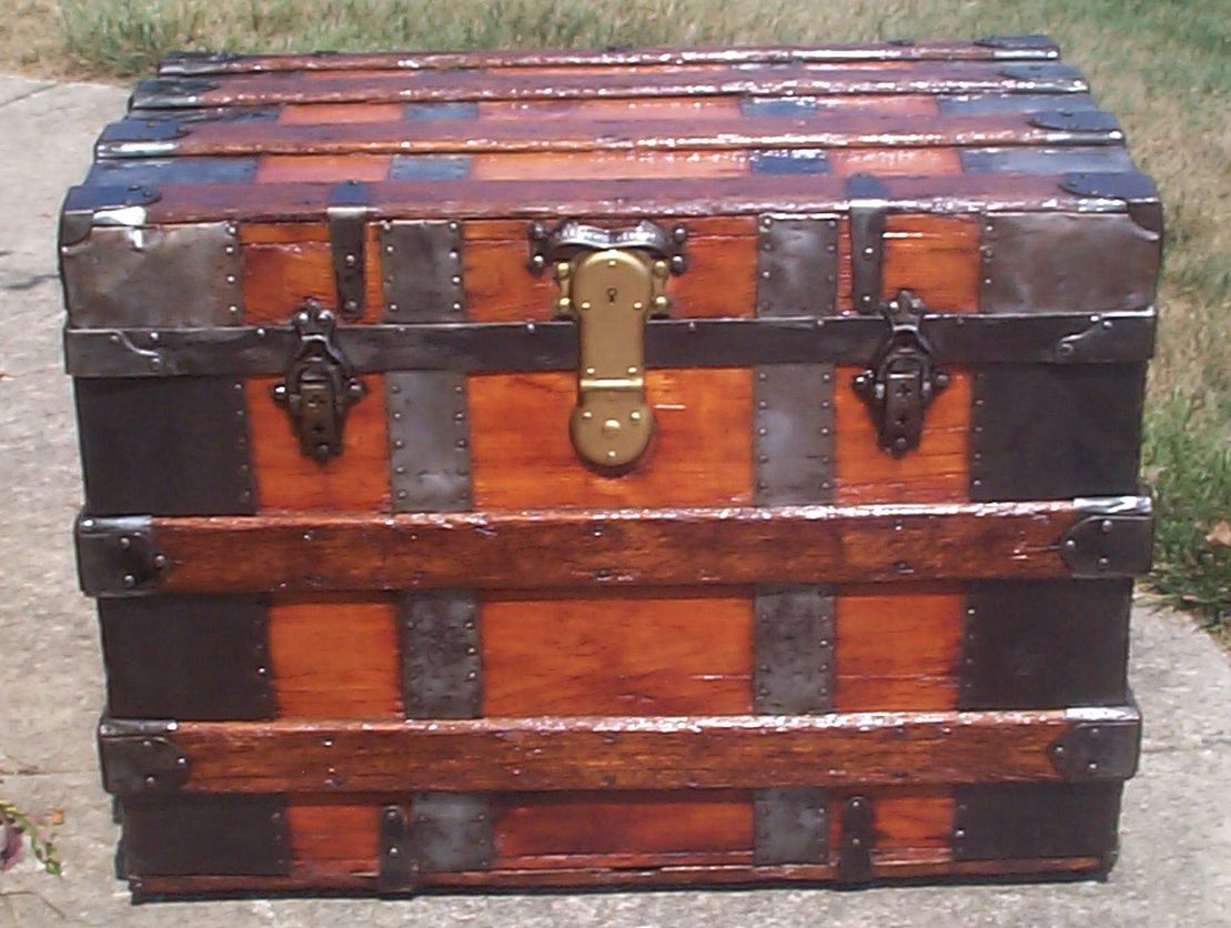 703 Restored Antique Trunks For Sale Dome Tops Humpbacks Flat Tops