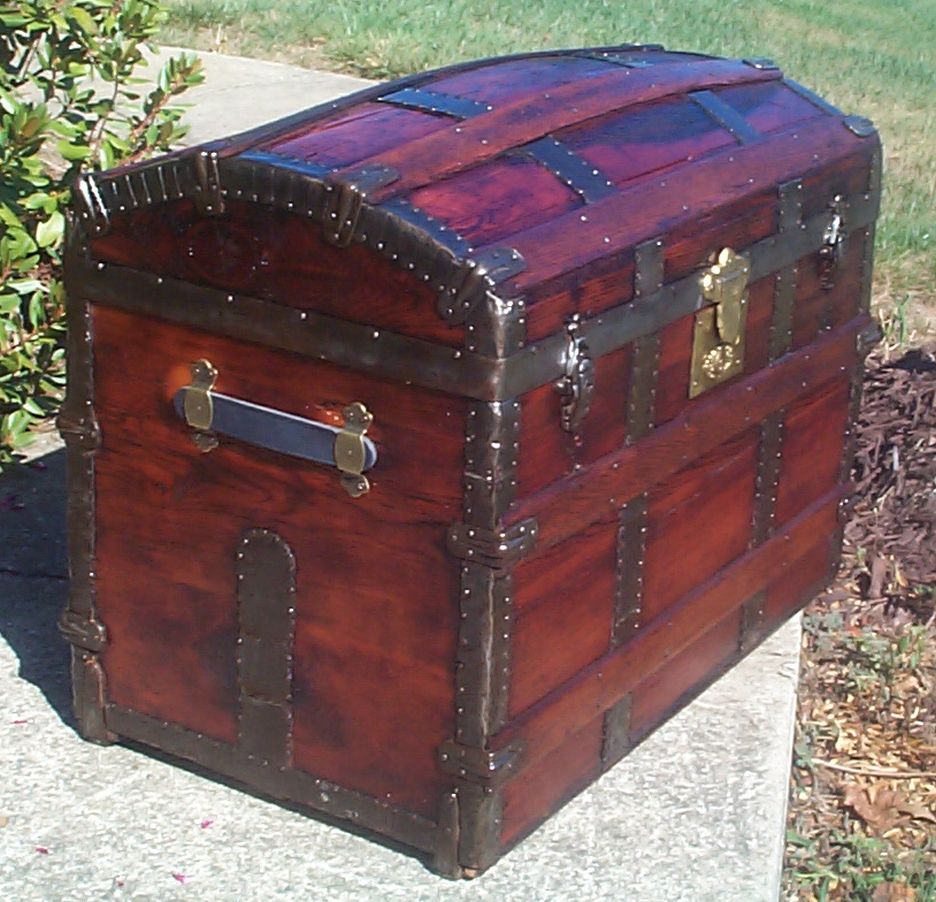 715 Restored Antique Steamer Trunks For Sale Dome Tops Humpbacks Flat