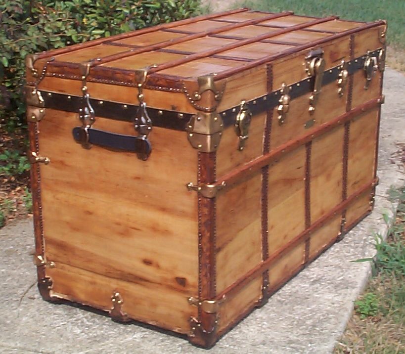 725 Restored Antique Trunks For Sale Dome Tops Humpbacks Flat Tops
