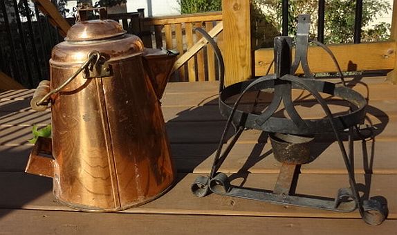 Large Chuckwagon Coffee Pot