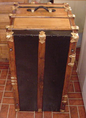 Pirate Chest #11, bottom view