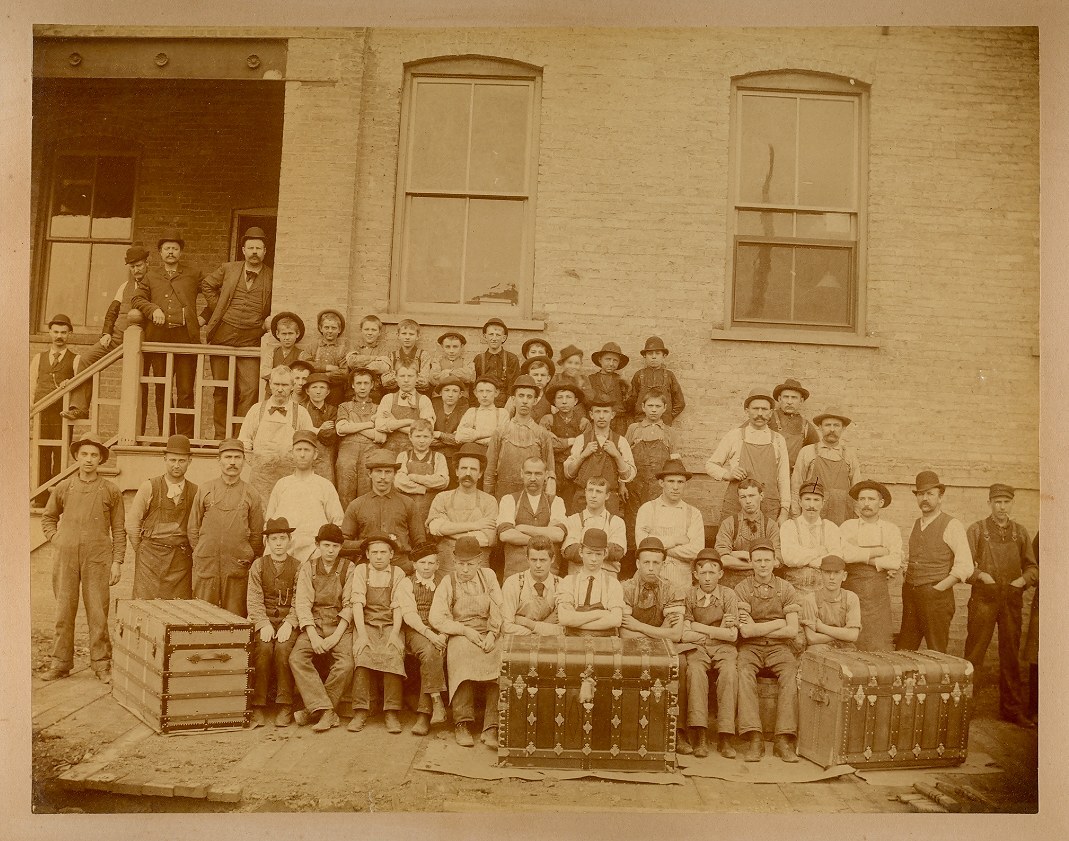 antique trunk factory workers