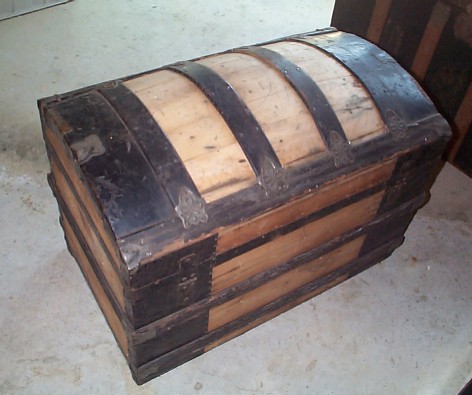 Antique Chest #142 back view'; return true